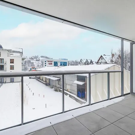 With Balcony In The Mountains By Renters Lejlighedshotel